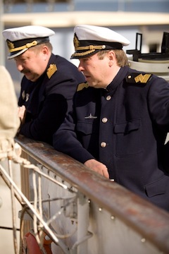 Парусник Седов - На мостике капитан барка Максим Родионов и старший помощник Виктор Николин.