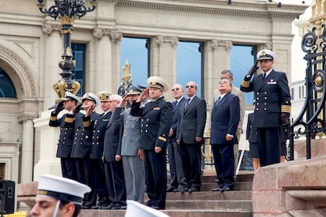 Барк Седов. Чили 2012. Церемония возложения цветов к монументу.